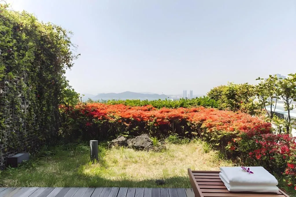 Hotel Illua Busan 4*,
