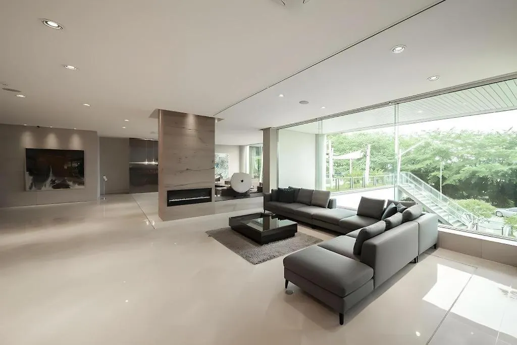 Hotel Illua Busan 4*,
