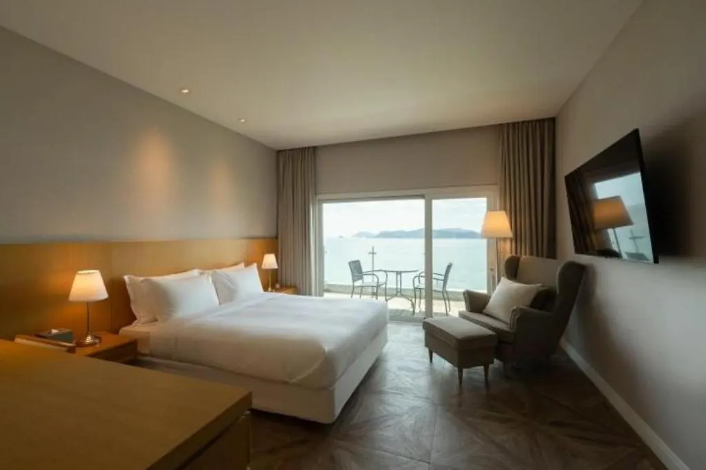 Hotel Illua Puszan 4*,